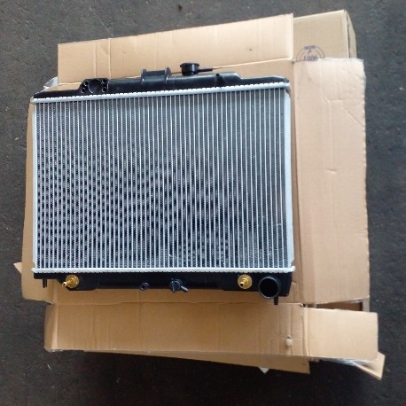 NISSAN CARAVAN E25 RADIATOR