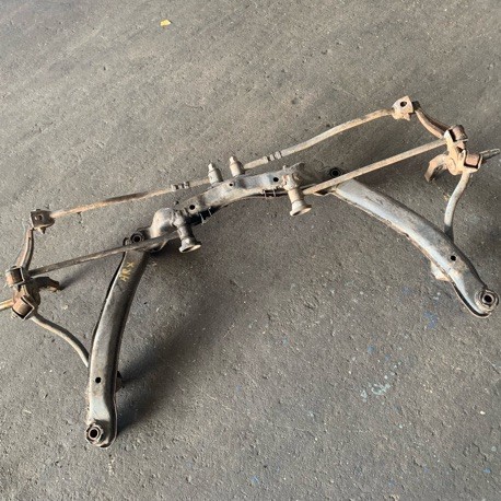 REAR SUBFRAME WITH ARMS & SPINDLE NISSAN BLUEBIRD U13