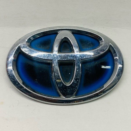 EMBLEM TAIL GATE TOYOTA AQUA