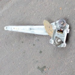 DOOR REGULATOR & MOTOR LH FRT TOYOTA AQUA