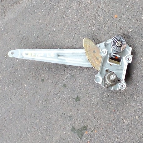 MANUAL REAR DOOR REGULATOR TOYOTA AE100 COROLLA LH