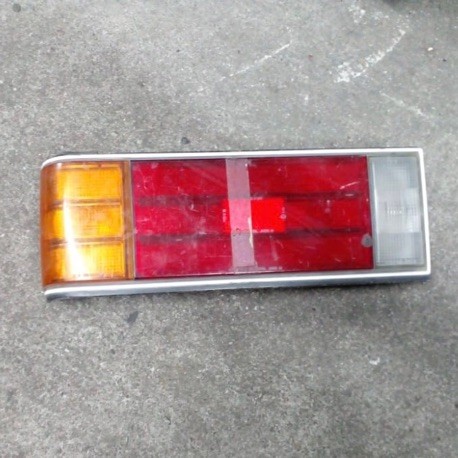 NISSAN BLUEBIRD 910 OM TAIL LAMP LH