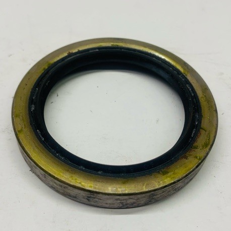 FRONT WHEEL AXLE OIL SEAL TOYOTA COROLLA AE80 HILUX N45 HIACE H20