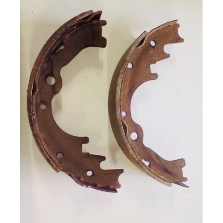 MAZDA B2000 BRAKE SHOES