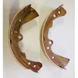 BRAKE SHOES NISSAN 720 FRONT