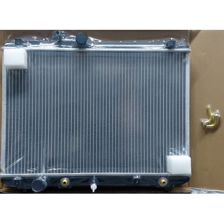 NISSAN CARAVAN E25 RADIATOR