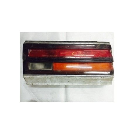 LAUREL C32 1986 NO POST TAIL LAMP RH