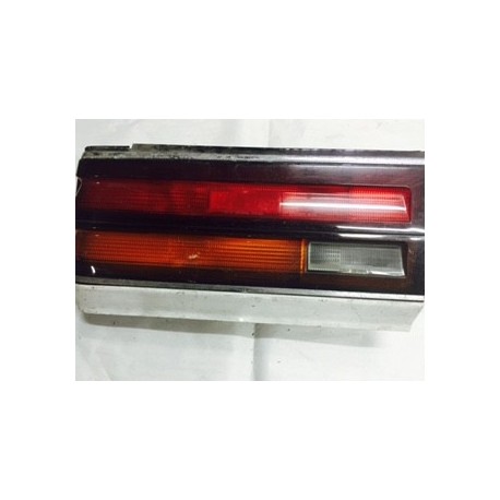 LAUREL C32 1986 NO POST TAIL LAMP LH