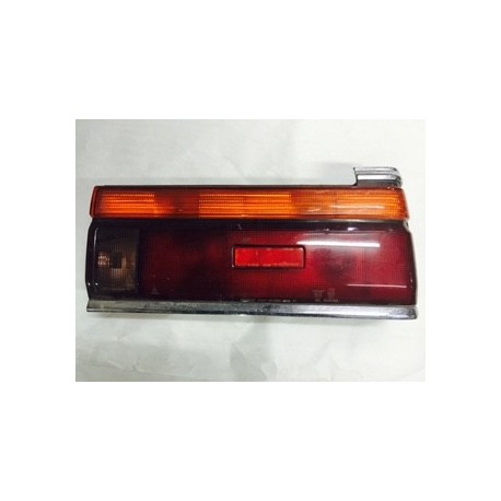 LAUREL C32 1986 POST TAIL LAMP RH