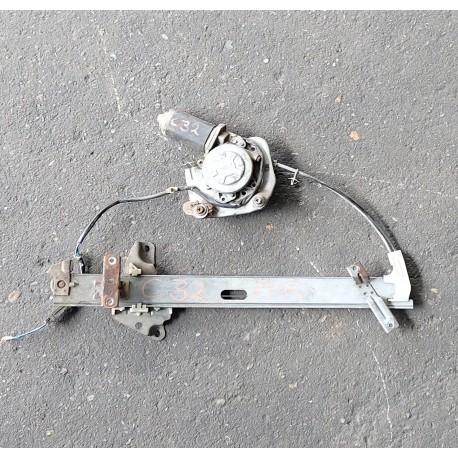 FRONT DOOR REGULATOR RH NISSAN LAUREL C32