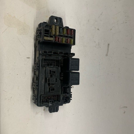 FUSE BOX NISSAN BLUEBIRD U14