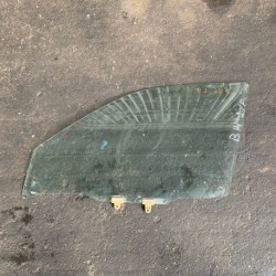 NISSAN SENTRA B12 FRONT DOOR GLASS  LH