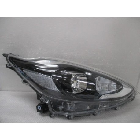 HEADLAMP RH GENUINE TOYOTA AQUA 2018