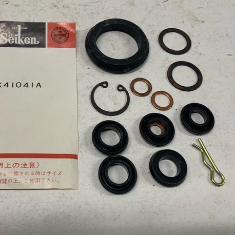 REPAIR KIT BRAKE MASTER CYLINDER RUBBERS TOYOTA  COROLLA KE30