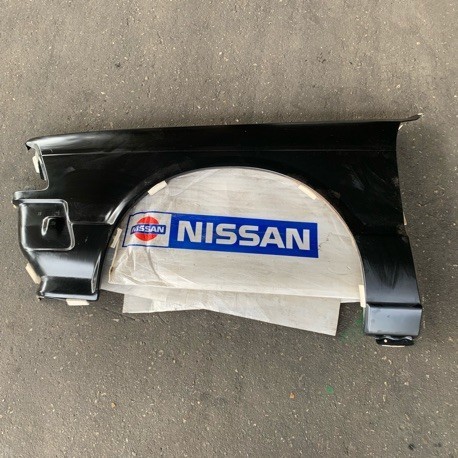 NISSAN BLUEBIRD 910 FRONT FENDER RH