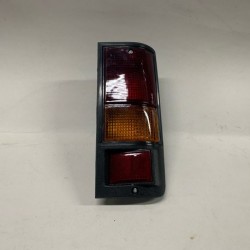 NISSAN BLUEBIRD 910 OM TAIL LAMP LH