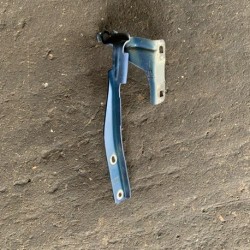 BONNET HINGE LH NISSAN NOTE E11