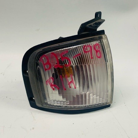 CORNER LAMP RH MAZDA B2500 GENUINE UM 1998