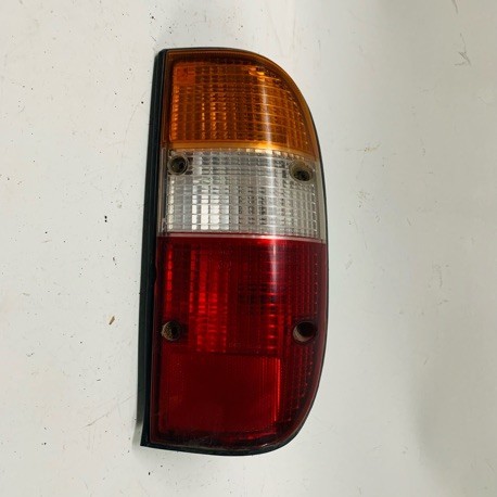 TAIL LAMP RH MAZDA B2500 UM