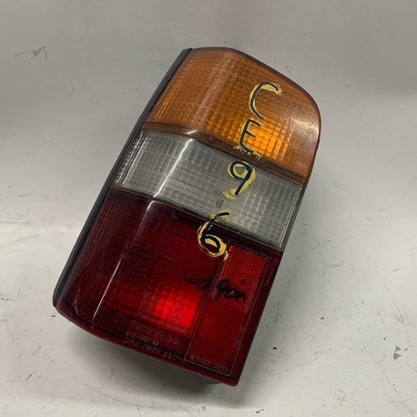 NISSAN BLUEBIRD 910 OM TAIL LAMP LH