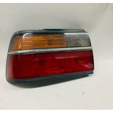 NISSAN BLUEBIRD 910 OM TAIL LAMP LH