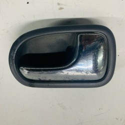 INNER DOOR HANDLE MAZDA B2500 323 BJ RH