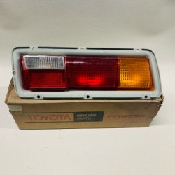 TAIL LAMP GENUINE TOYOTA COROLLA KE30 RH