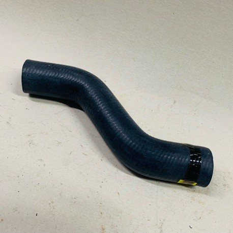 TOP RADIATOR HOSE NISSAN LAUREL C32