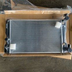 NISSAN CARAVAN E25 RADIATOR