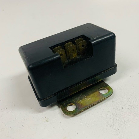 BATTERY SENSOR UNIT NISSAN BLUEBIRD 810 910 E23