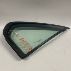 NISSAN SUNNY B11 REAR QUARTER GLASS RH