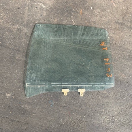 NISSAN SENTRA B12 FRONT DOOR GLASS  LH