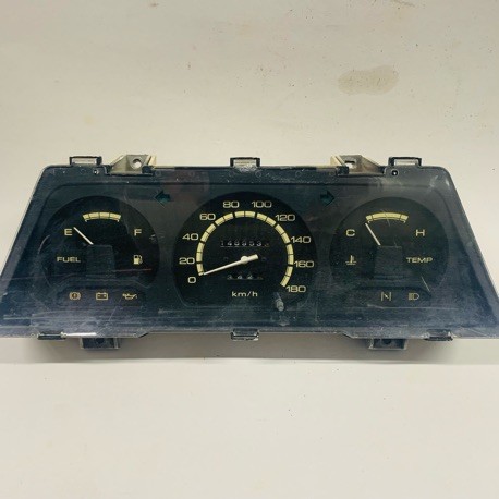 INSTRUMENT PANEL CLUSTER NISSAN SUNNY B11