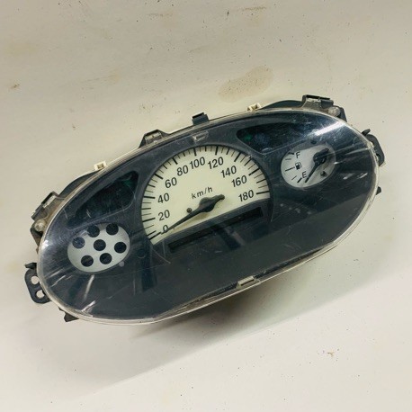 INSTRUMENT PANEL CLUSTER TOYOTA YARIS P10