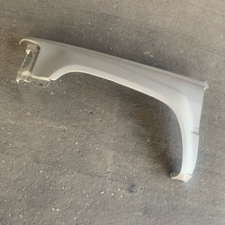 FRONT FENDER LH 4WD TOYOTA HILUX RN55