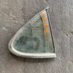 REAR QUARTER GLASS RH NISSAN SENTRA B15