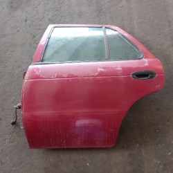 NISSAN SENTRA B12 FRONT DOOR GLASS  LH