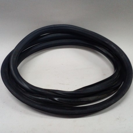 FRONT WINDSCREEN RUBBER MAZDA B1600 FORD COURIER