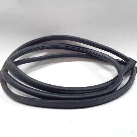 FRONT WINDSCREEN RUBBER MAZDA B1600 FORD COURIER