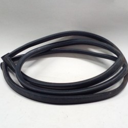FRONT WINDSCREEN RUBBER MAZDA B1600 FORD COURIER