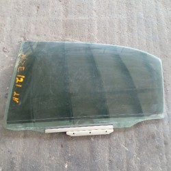 NISSAN SENTRA B12 FRONT DOOR GLASS  LH