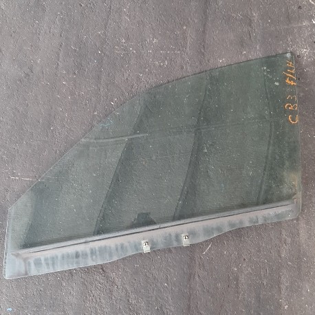 NISSAN SENTRA B12 FRONT DOOR GLASS  LH