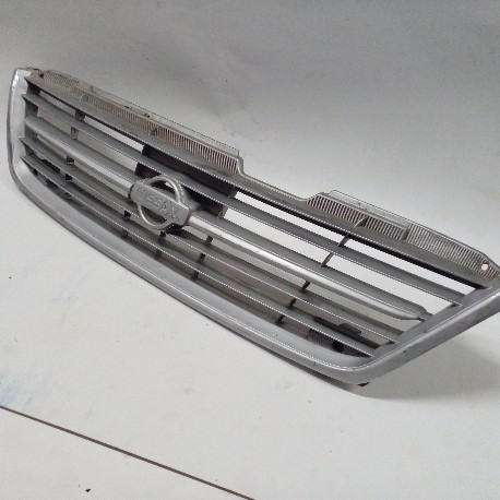 GRILLE NISSAN SENTRA B14 '94