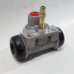 REAR WHEEL CYLINDER NISSAN CARAVAN E23